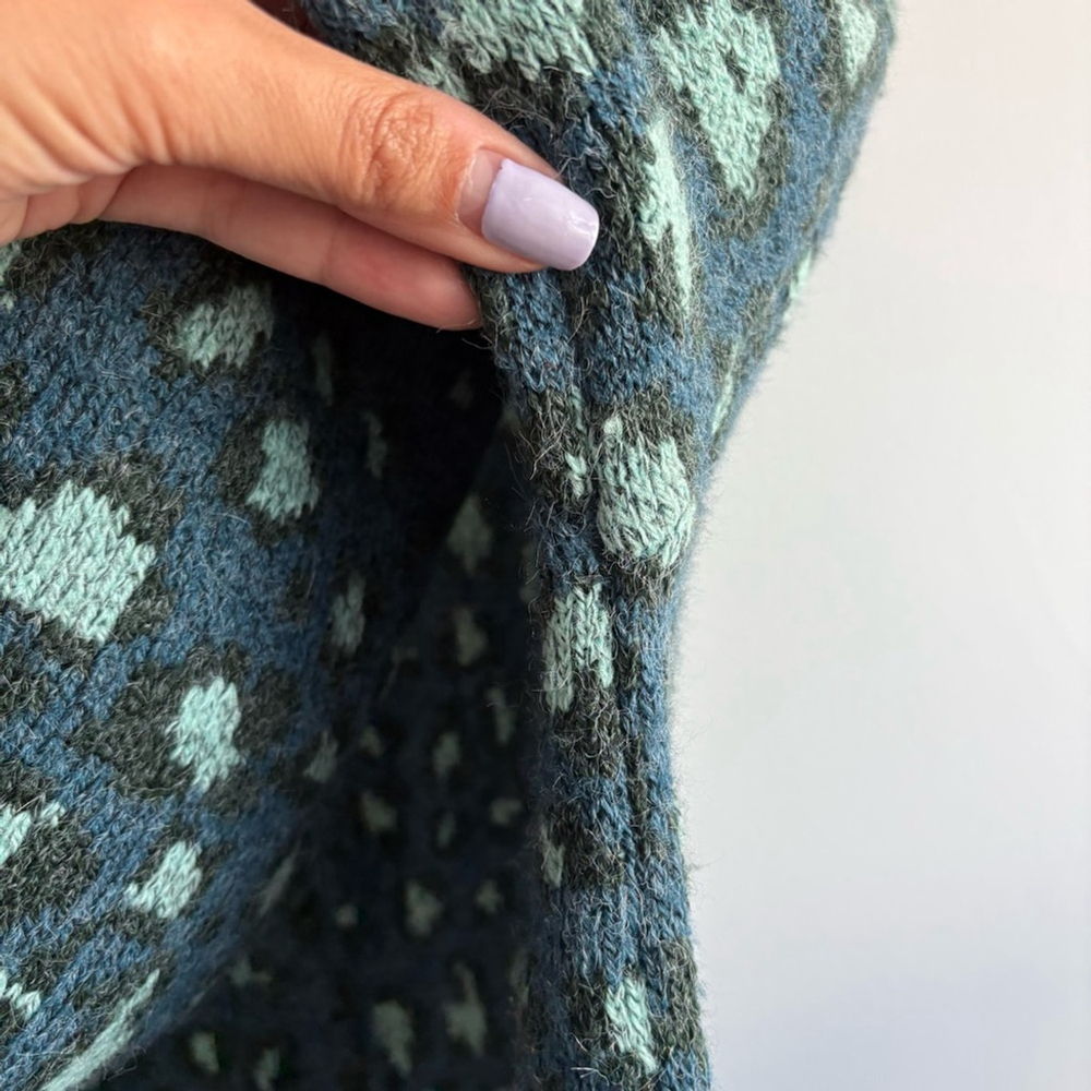 Farm Rio Green Leopard Knit Sweater Teal Blue Sz Small - Picture 9 of 11